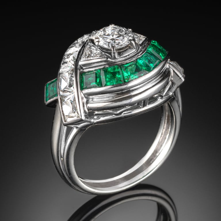 DIAMOND AND EMERALD RETRO CLUSTER RING IN PLATINUM AND WHITE GOLD