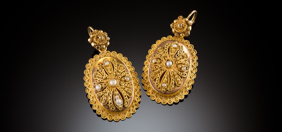 Antique gold, filigree and seed pearl oval earrings