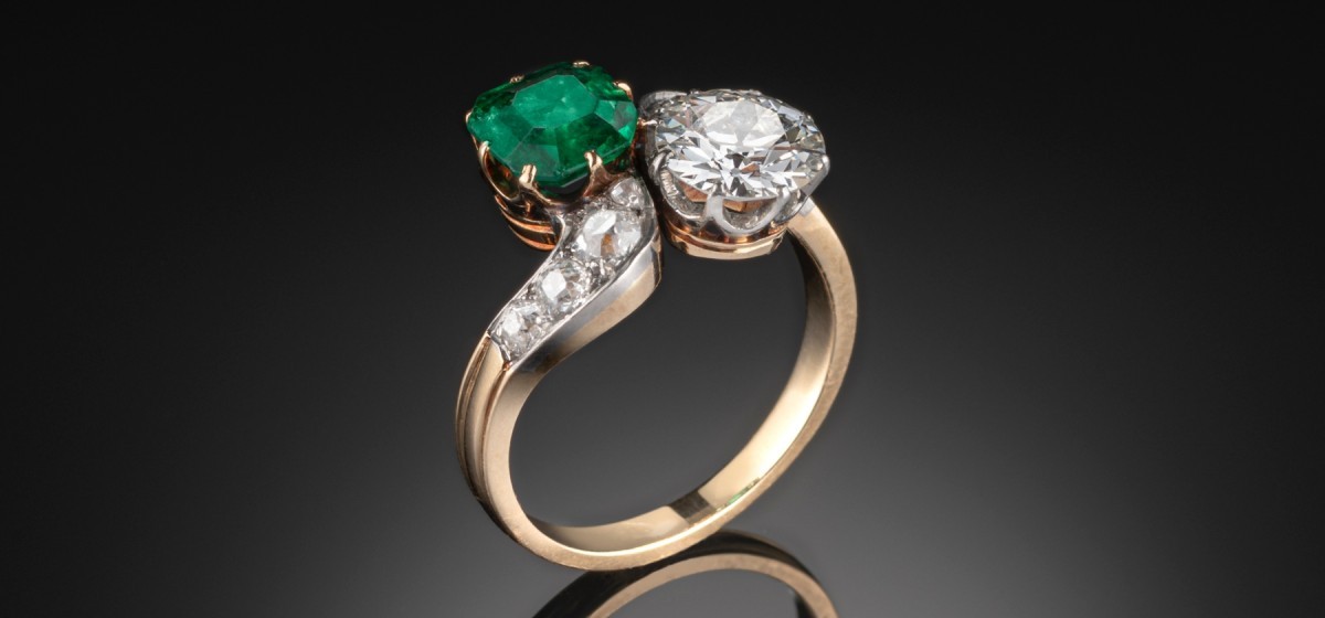 FRENCH TOI ET MOI DIAMOND AND EMERALD GOLD RING