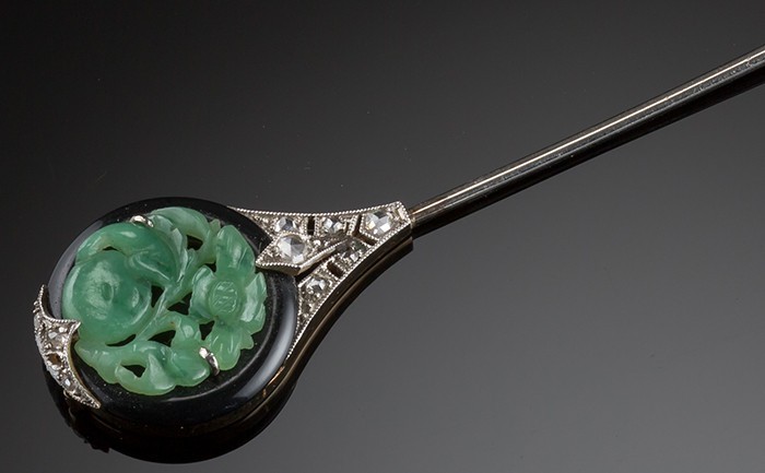 An Art Deco jade, diamond and onyx jabot pin