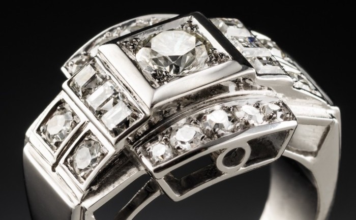  Art deco french large platinum set diamond ring