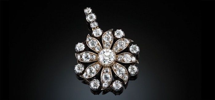 A fine antique diamond pendant / brooch / hair ornament