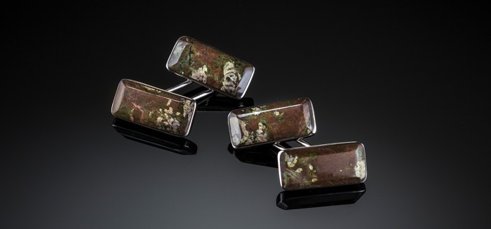 A fine Vintage pair of jasper and silver cuff links