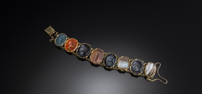ANTIQUE INTAGLIO GILT BRACELET