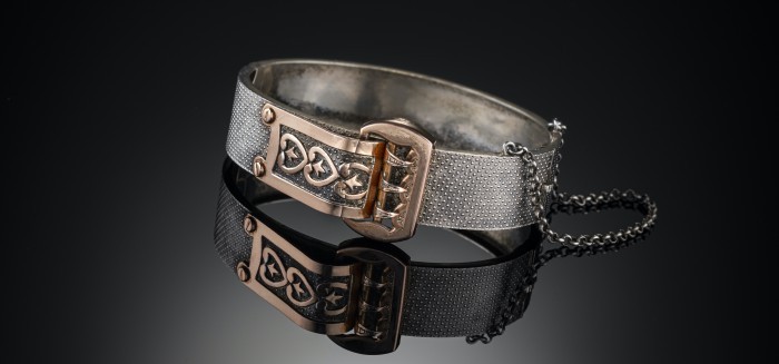 ANTIQUE SILVER HINGED BANGLE WITH GOLD BUCKLE AND BELT