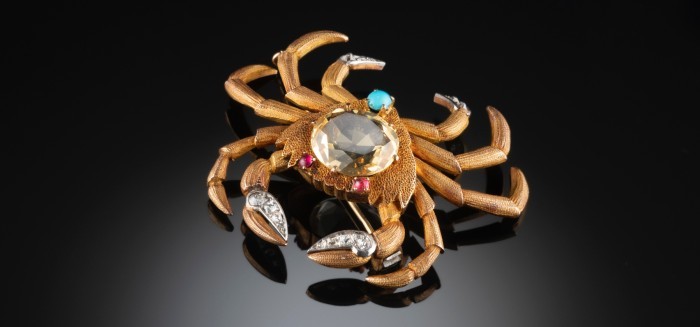  FRENCH ART DECO DIAMOND, RUBY, CITRINE AND TURQUOISE GOLD CRAB BROOCH.