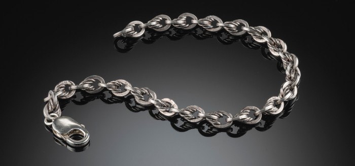 ANTIQUE LATE VICTORIAN HEAVY SILVER BRACELET WITH PARROT CLASP