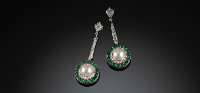 EARLY ART DECO EMERALD DIAMOND AND PEARL CLUSTER DROP EARRINGS SET IN SILVER AND GOLD