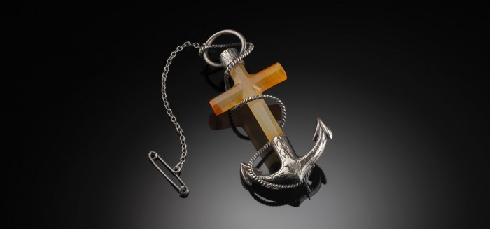 ANTIQUE BROOCH/PENDANT ANCHOR AND CROSS IN PALE CARNELIAN AND SILVER