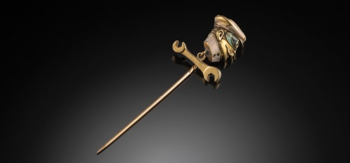 ANTIQUE DIAMOND, ENAMEL AND GOLD GENTLEMAN DRIVER  STICKPIN