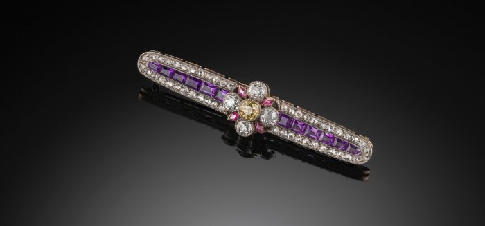 BELLE EPOQUE SILVER GOLD BAR BROOCH WITH FANCY YELLOW OLD EUROPEAN CUT DIAMOND AND OTHER GEMS
