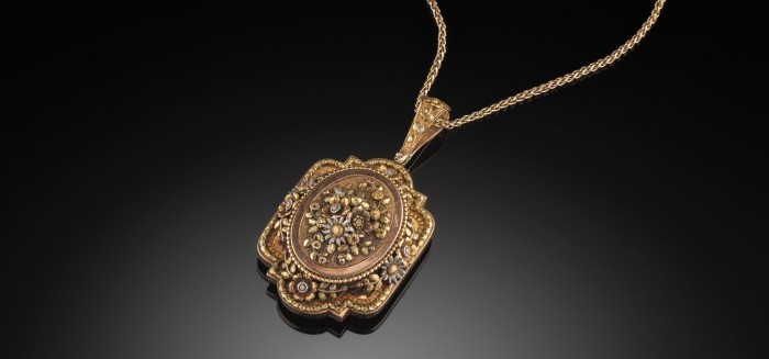 RARE FRENCH BELLE EPOQUE LOCKET IN 18 CARAT GOLDS AND PLATINUM