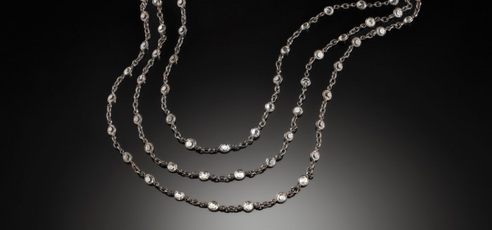 ART DECO FINE IRON CHAIN WITH FACETED PASTES