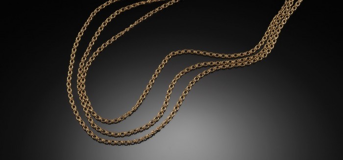 BELLE EPOQUE 18 CARAT FRENCH MUFF CHAIN