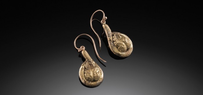 ANTIQUE OAK LEAF AND TWIG  DROP EARRINGS IN TEXTURED 9 CARAT YELLOW GOLD
