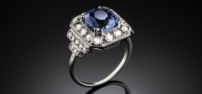 Art deco french large certified sapphire and diamond platinum set ring